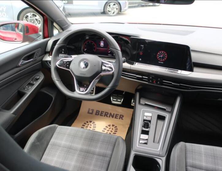 Volkswagen Golf 16