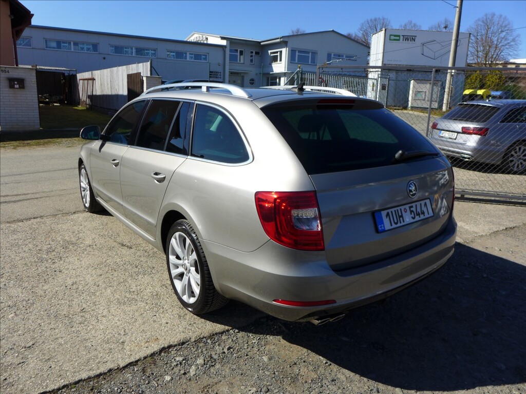 Škoda Superb 8