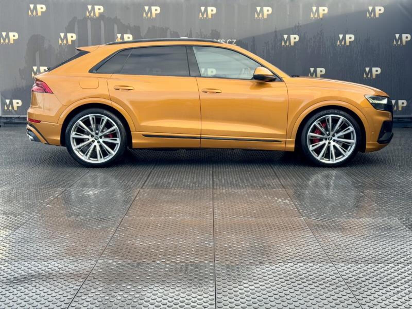 Audi SQ8 7