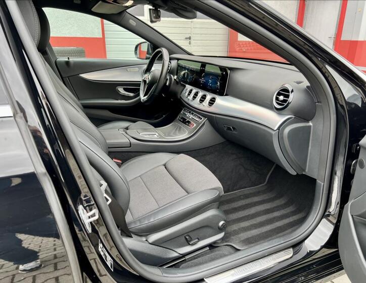 Mercedes-Benz Třídy E 22