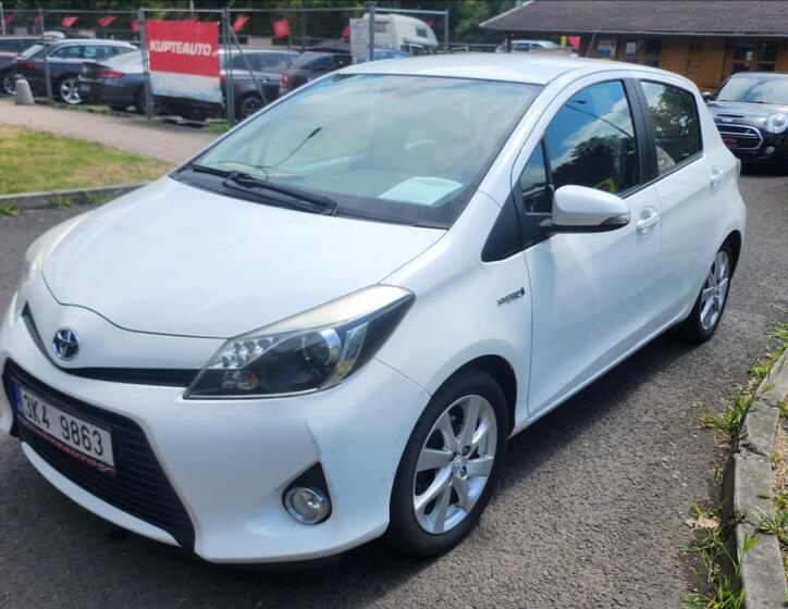Toyota Yaris 1