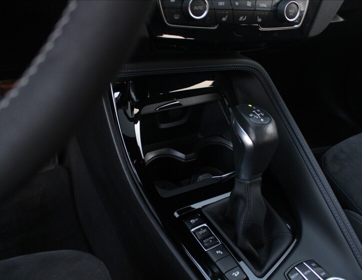 BMW X1 25