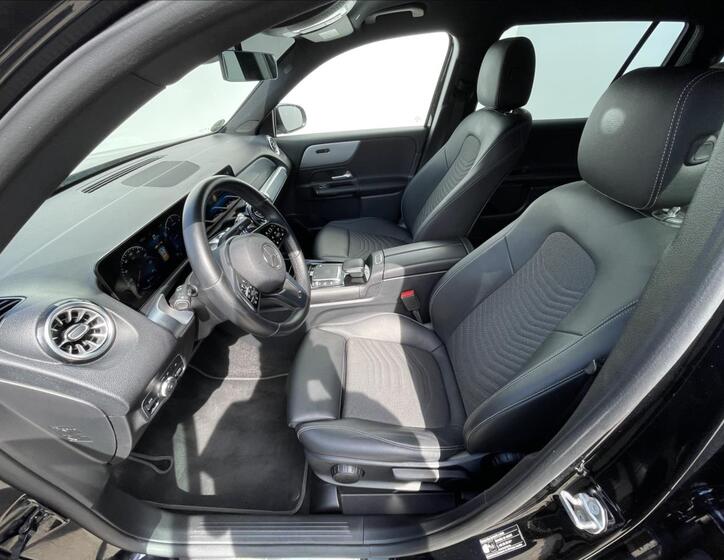 Mercedes-Benz GLB 4