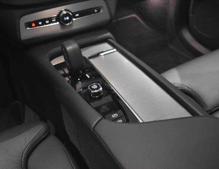 Volvo XC90 16