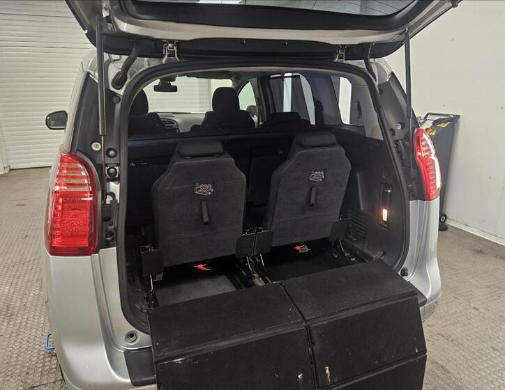 Peugeot 5008 28
