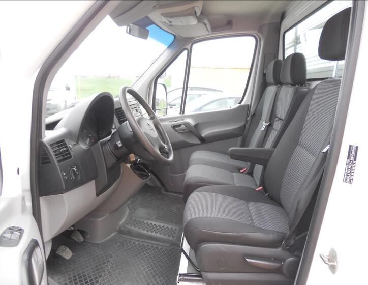 Mercedes-Benz Sprinter 13