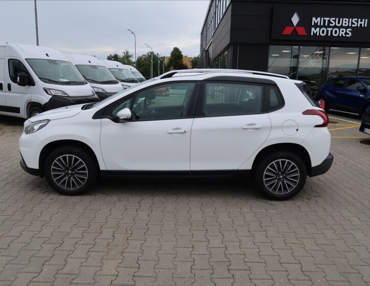 Peugeot 2008 8