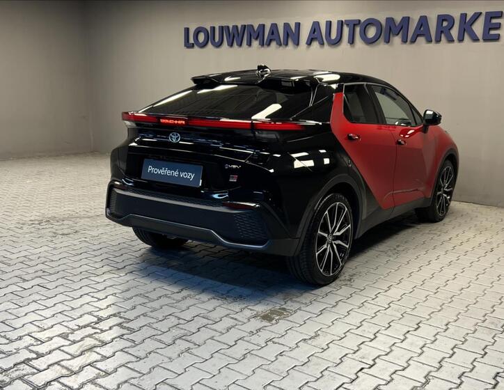 Toyota C-HR 2