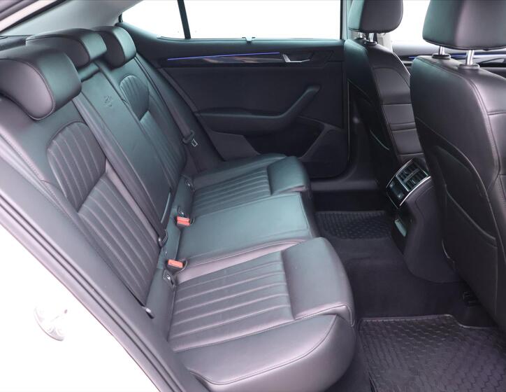 Škoda Superb 13