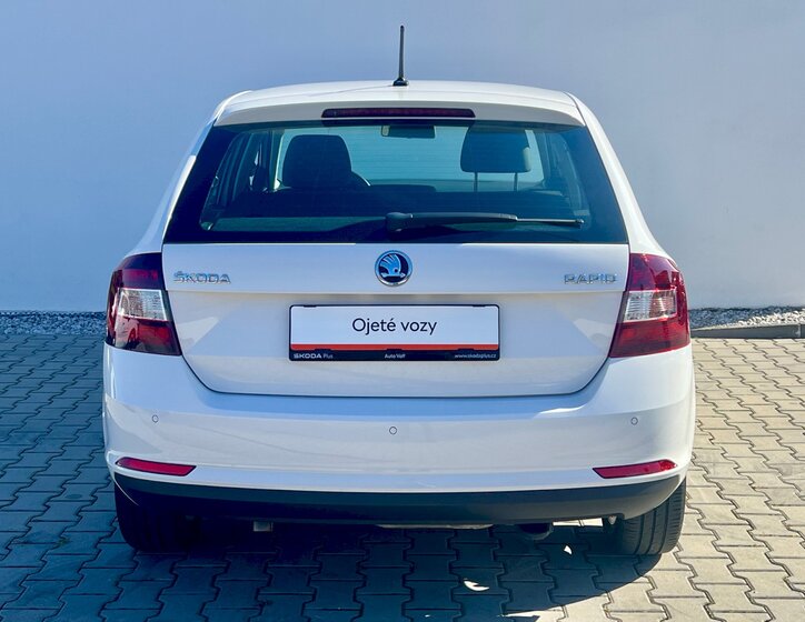 Škoda Rapid 9