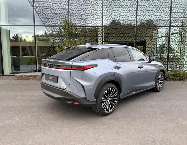 Lexus RZ 450e 5