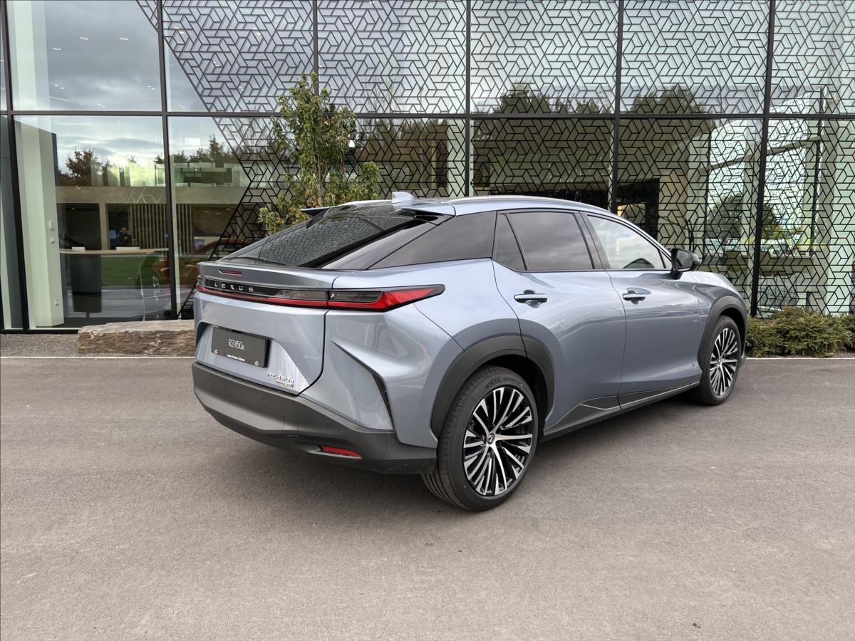 Lexus RZ 450e
