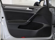 Volkswagen e-Golf 18
