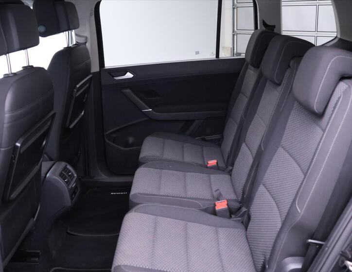 Volkswagen Touran 16