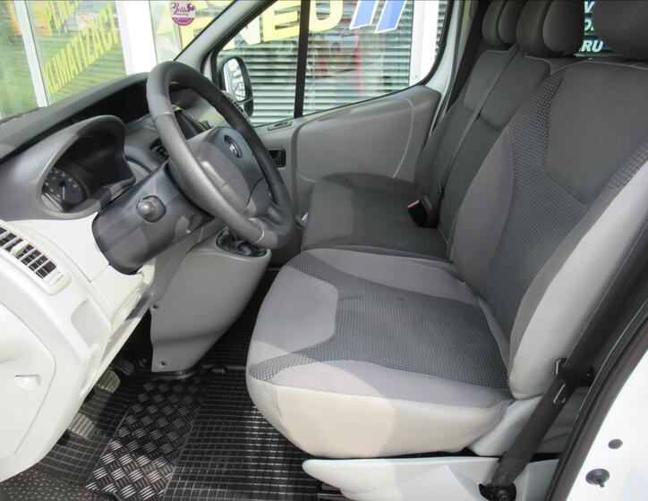 Opel Vivaro 10