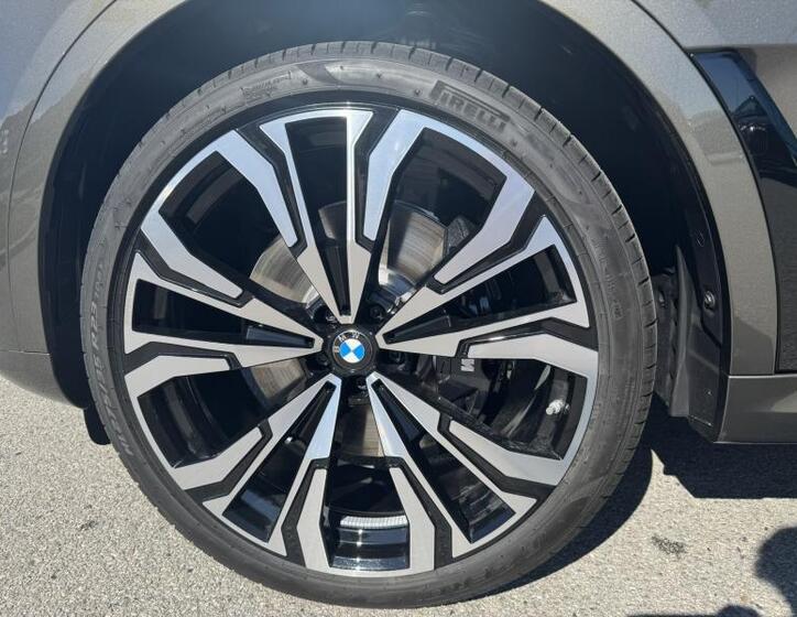 BMW X7 33