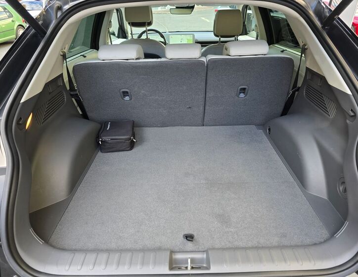 Hyundai IONIQ 31