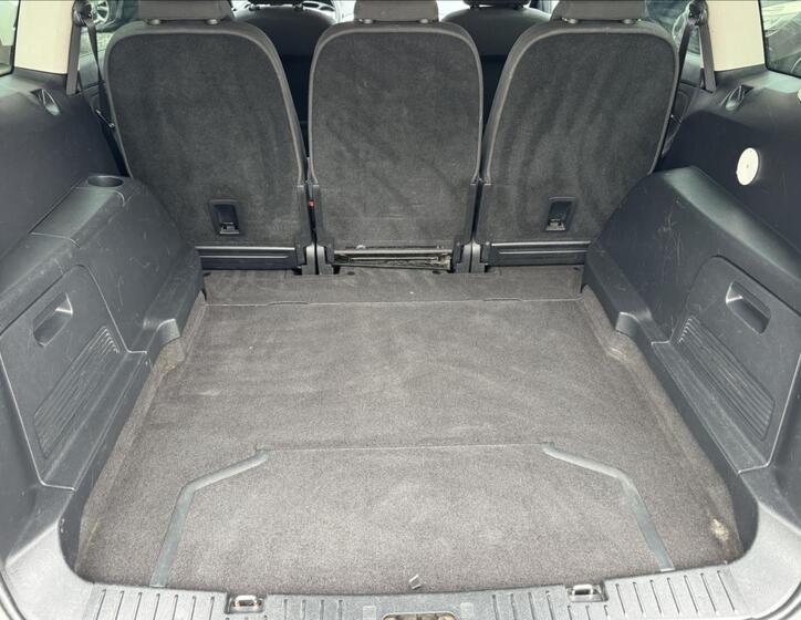 Ford S-MAX 9