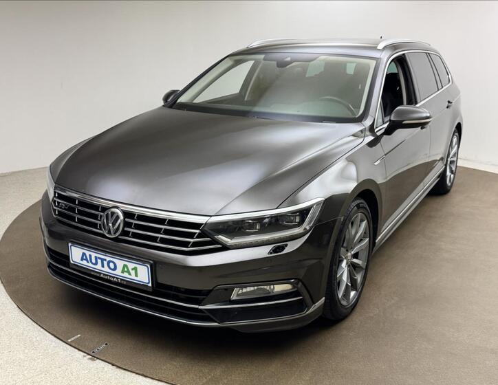 Volkswagen Passat 1