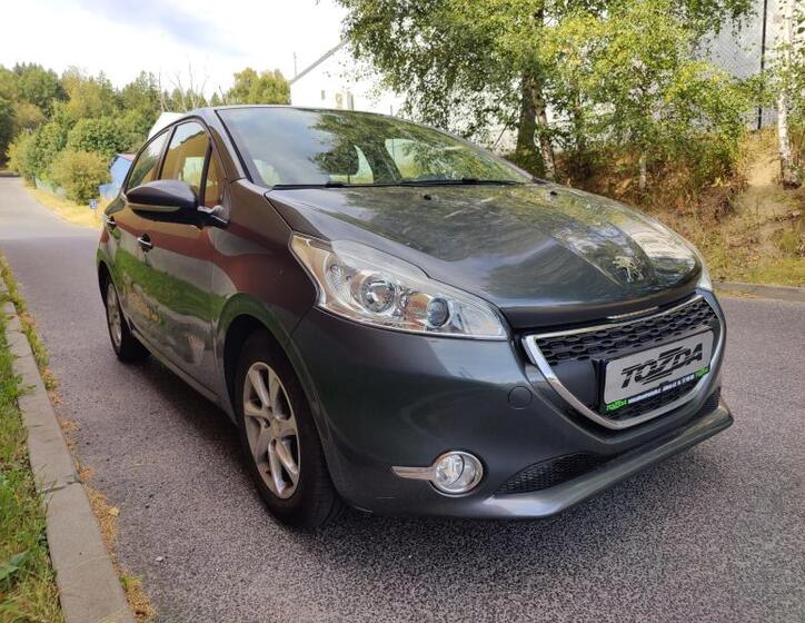 Peugeot 208 6