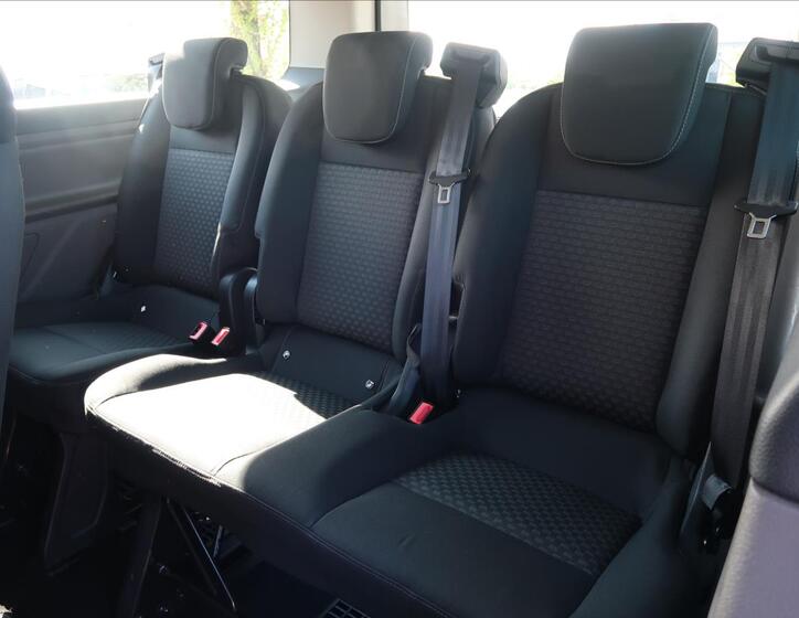 Ford Tourneo Custom 24
