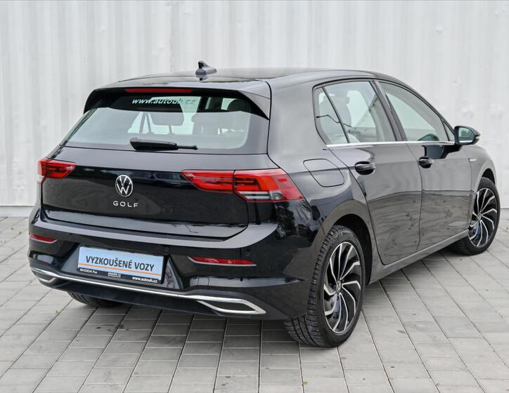 Volkswagen Golf 11