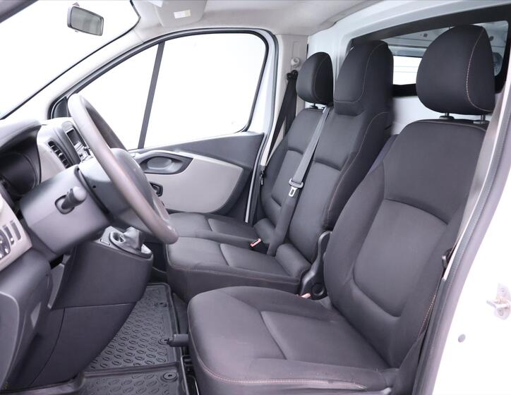Renault Trafic 11