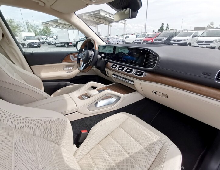 Mercedes-Benz GLS 8