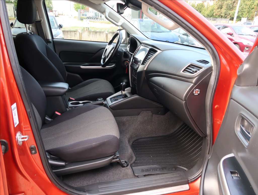 Mitsubishi L200