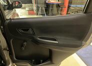 Subaru Justy 17