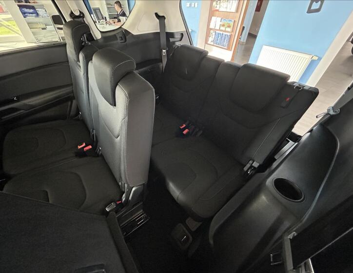 Ford S-MAX 32