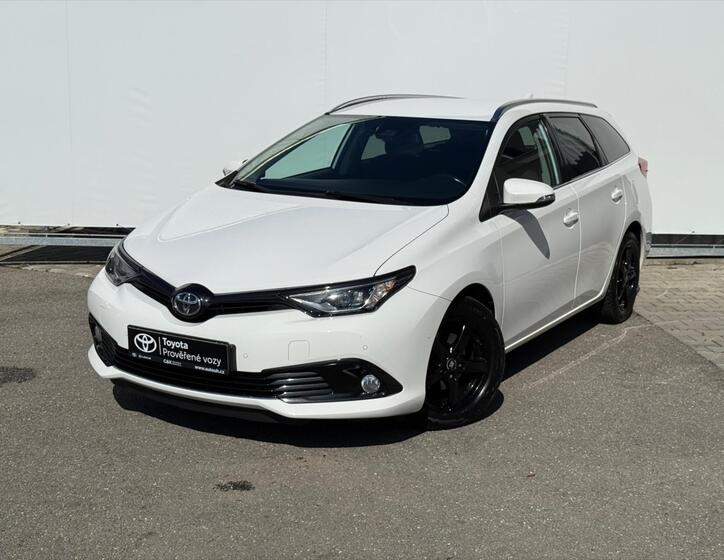 Toyota Auris 1