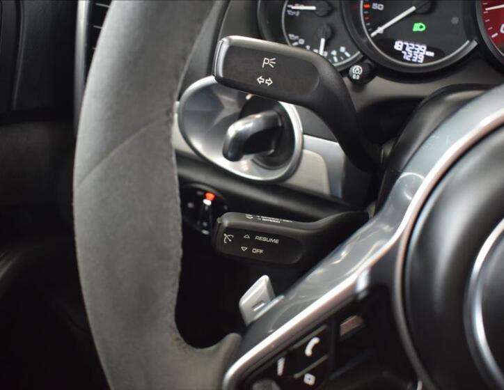 Porsche Cayenne 26