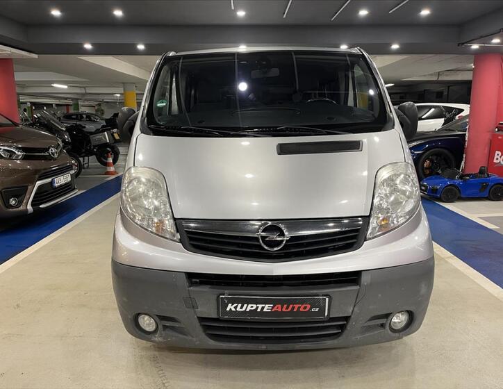 Opel Vivaro 1