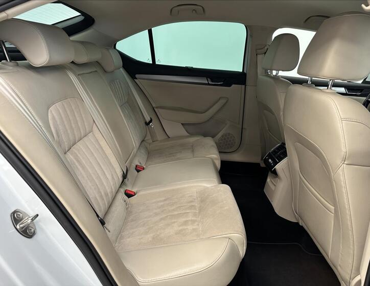 Škoda Superb 24