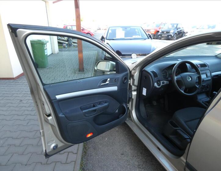 Škoda Octavia 14