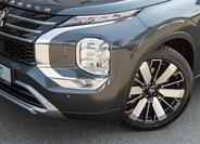 Mitsubishi Outlander 4