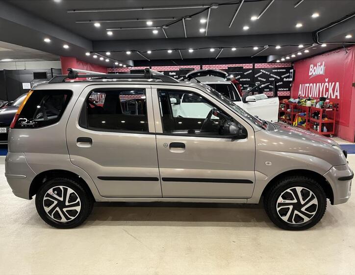 Subaru Justy 9
