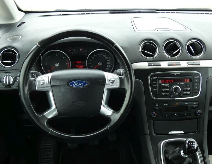 Ford Galaxy 29