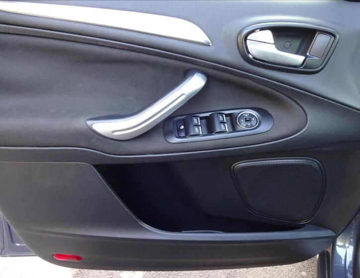 Ford S-MAX 19