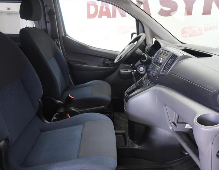 Nissan NV200 12