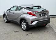 Toyota C-HR 4