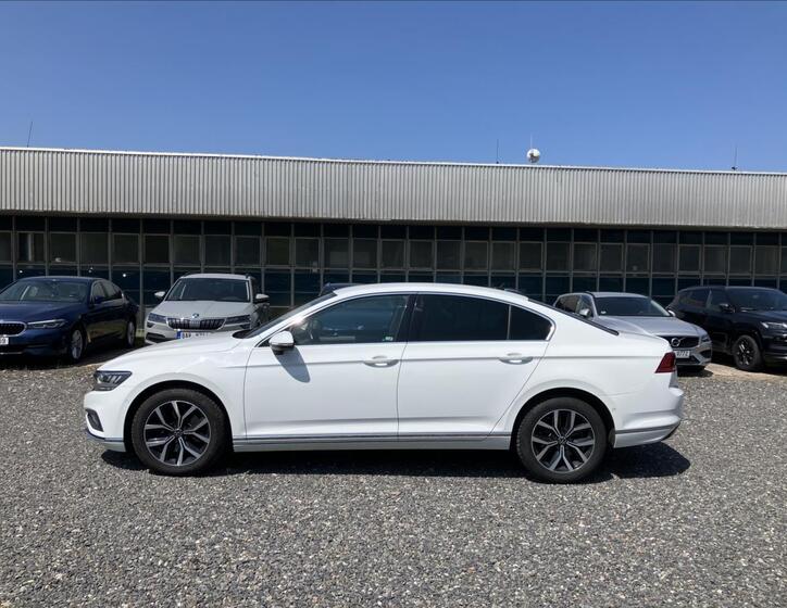 Volkswagen Passat 2