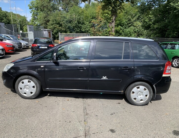 Opel Zafira 8
