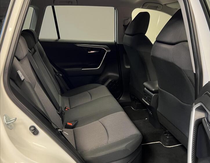 Toyota RAV4 13