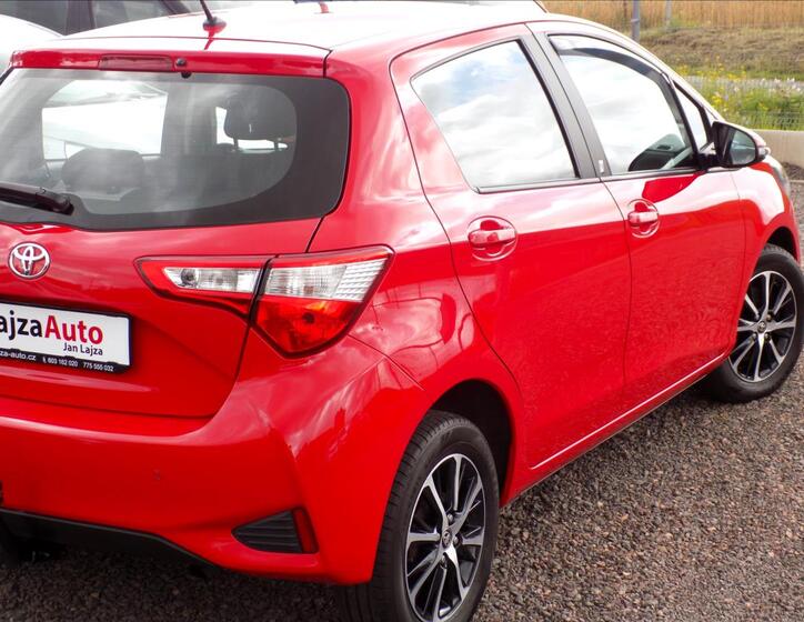 Toyota Yaris 8