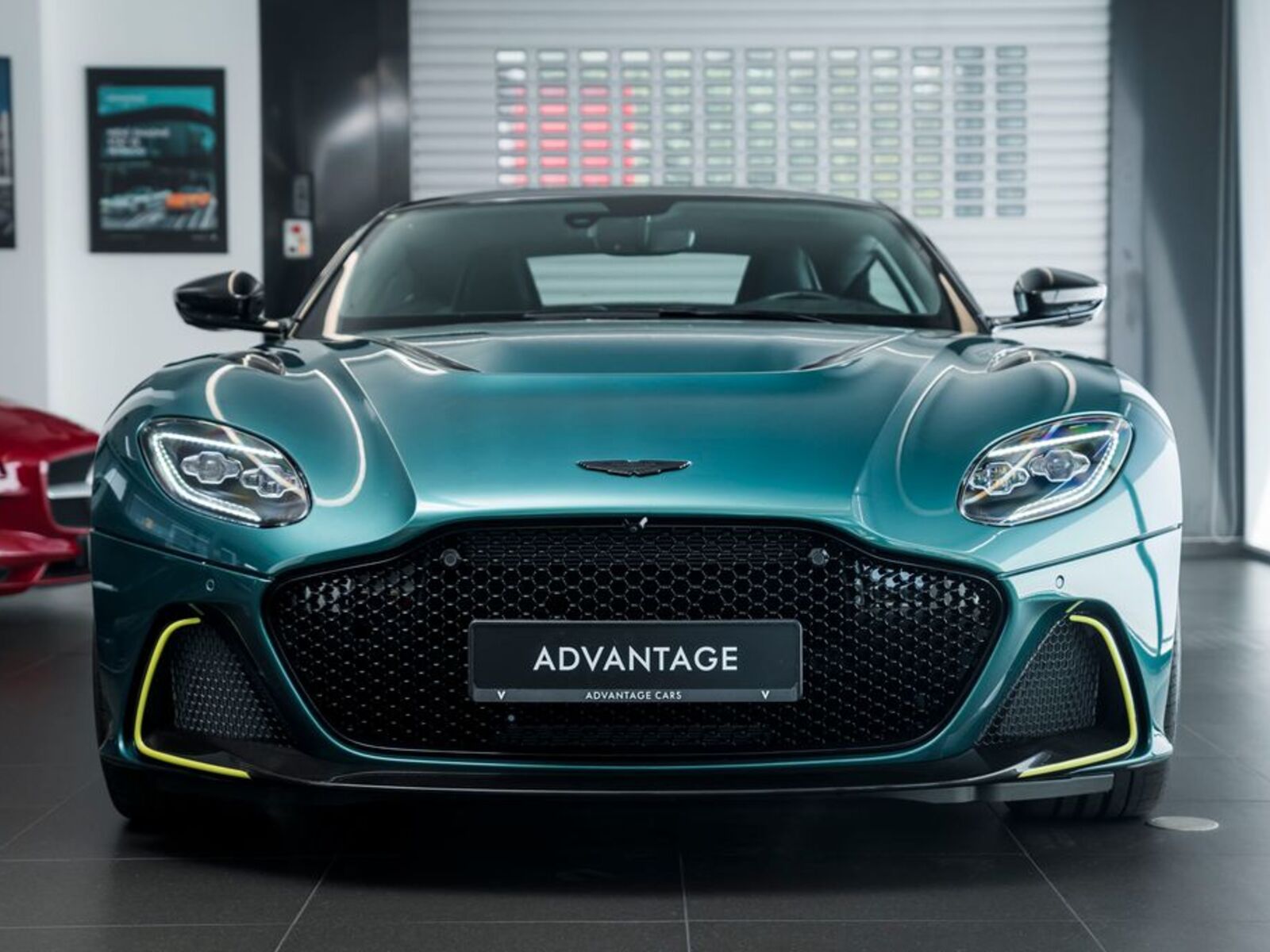 Aston Martin DBS 2