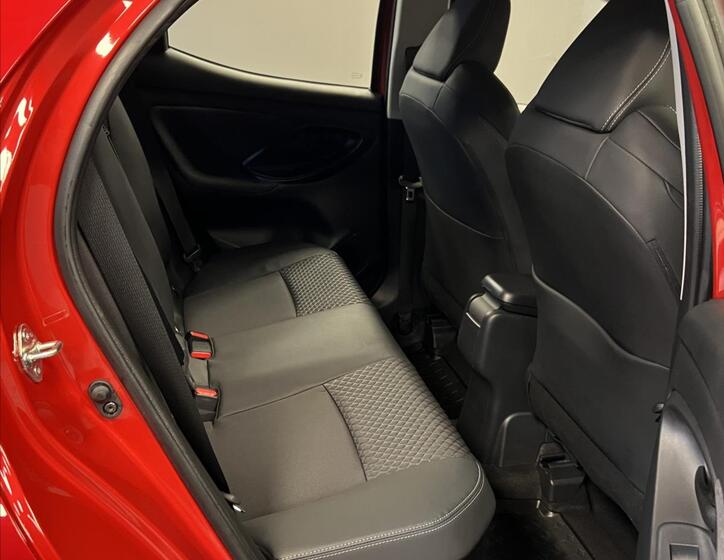 Mazda 2 10