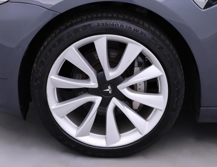 Tesla Model 3 26