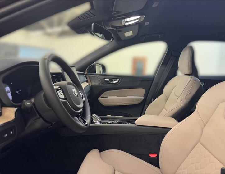 Volvo XC60 7